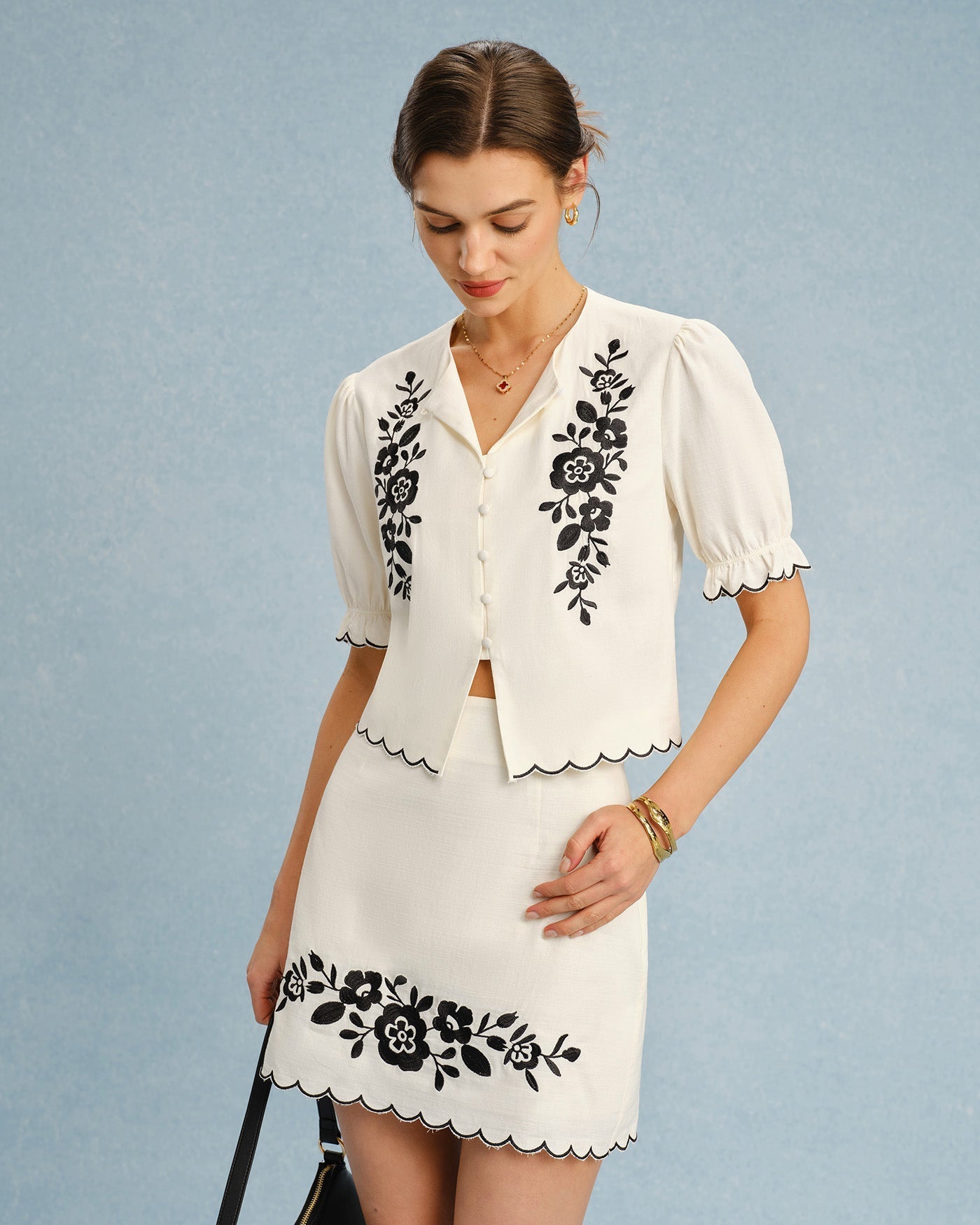 Beige Embroidery Contrasting Mini Skirt