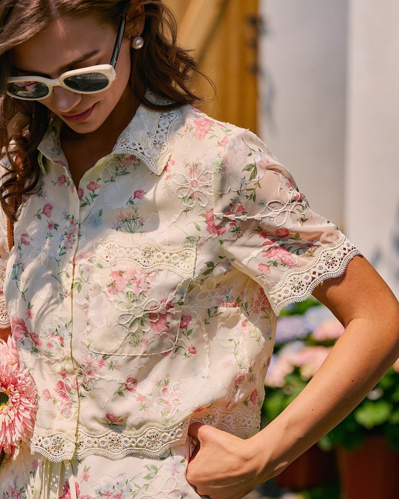 Floral Collar Lace Pockets Blouse
