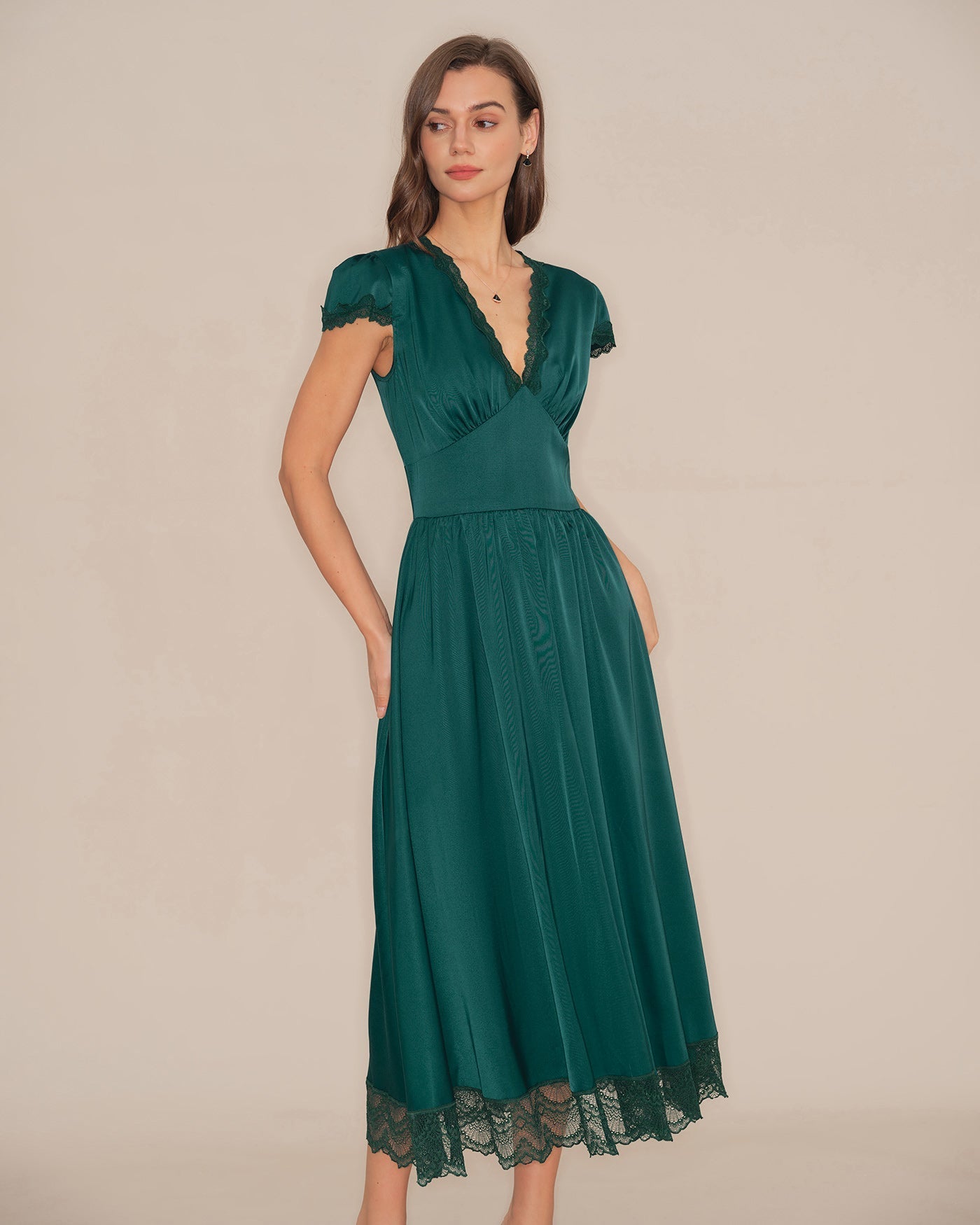 Green V Neck Lace Maxi Dress